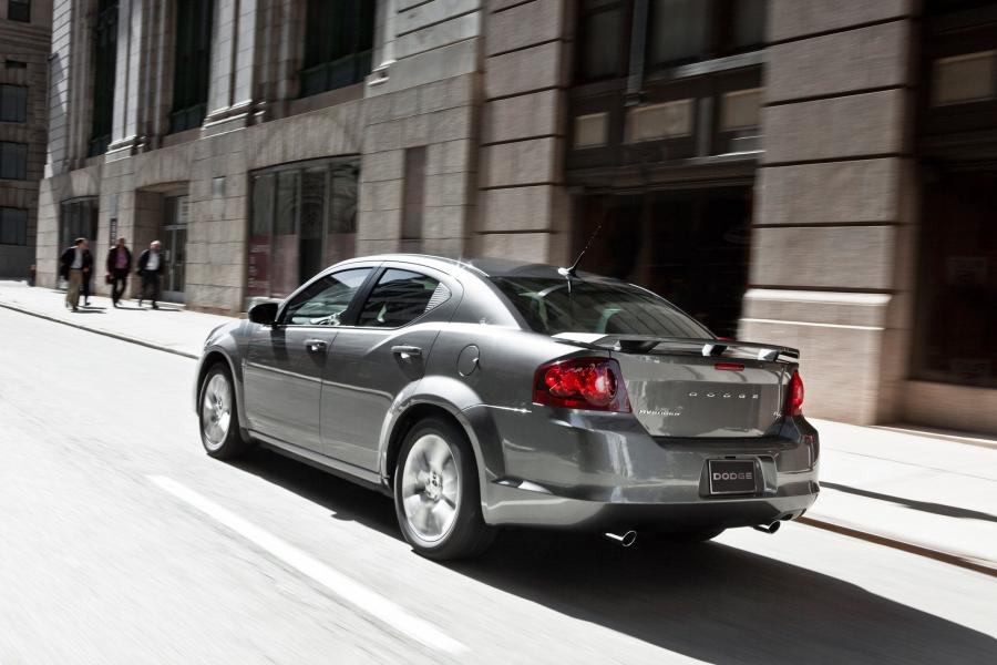  Dodge Avenger R/T 2012 года  (фото 10 из 24)
